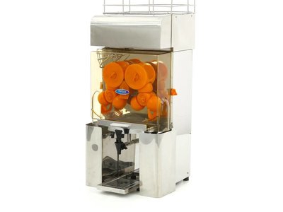 Avtomatski samopostrežni sokovnik MAJ-45 